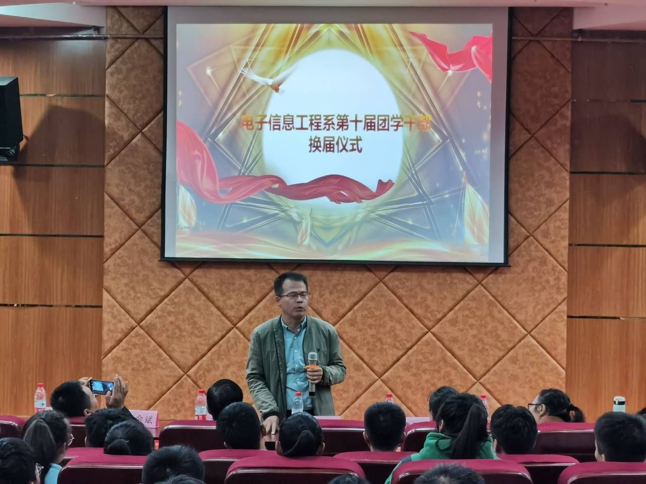 图片4.jpg 图片4.jpg